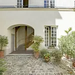 Luxurious Apartment In Le Marais