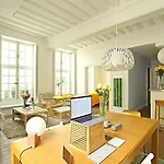 Luxurious Apartment In Le Marais